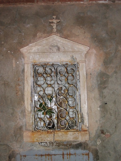 Click to see next photo