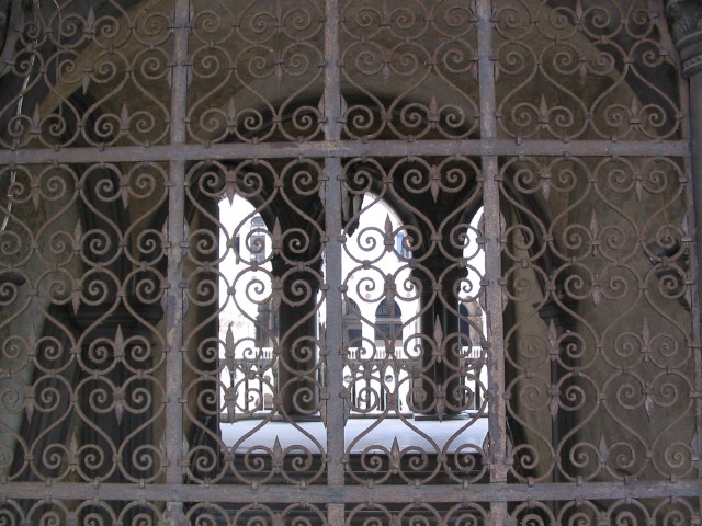 Click to see next photo